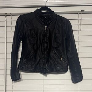 Roz & Ali Women's Sleek Black Rugged Leather Jacket
